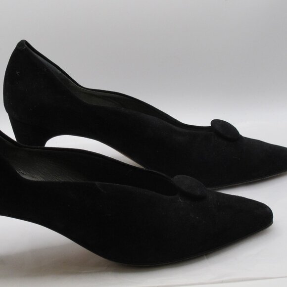 L Miller black suede 2-2.5 heel with button detail in 8.5AA - Picture 7 of 8
